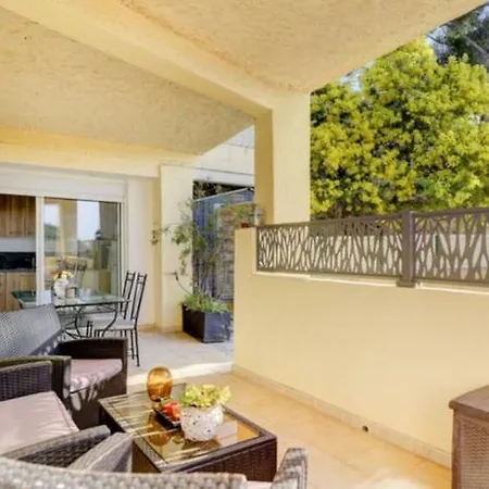 Holiday home Superbe Vue Sur La Baie De Bandol , 200 M Des Plages Sanary-sur-Mer
